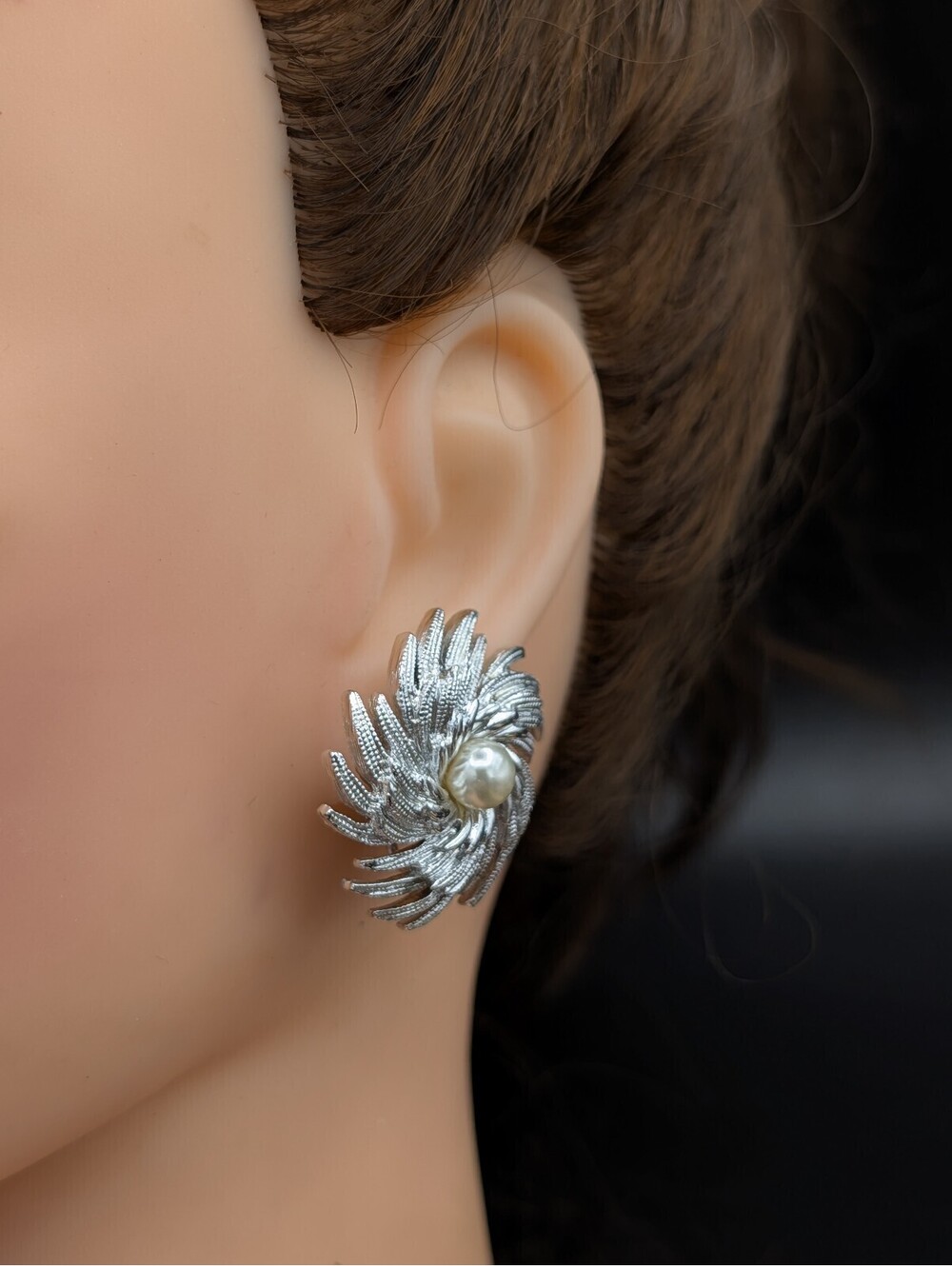 Vintage Sarah Coventry Clip On Earrings Silver Tone Faux Pearl Swirl Pinwheel